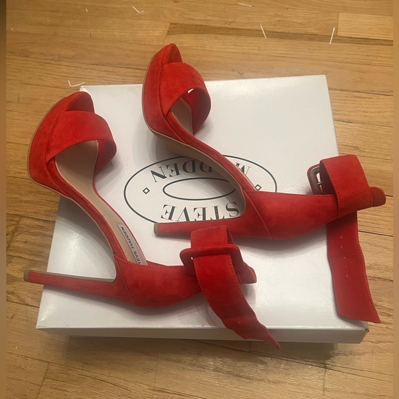 Red Steve Madden Heels Suede - Picture 9 of 10